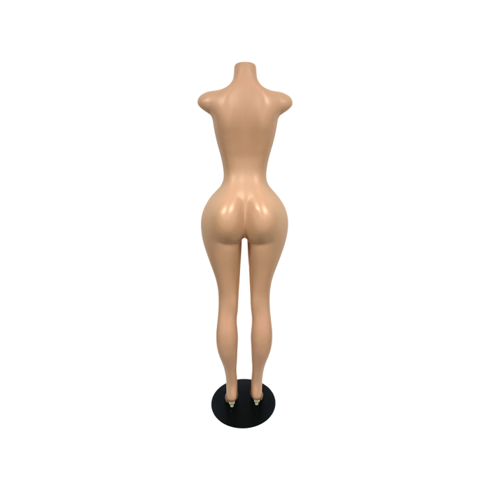 Curvy Brazilian mannequin Without Arms